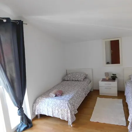 Daire Grubelic: 2 Bedroom Apartment, Free Parking