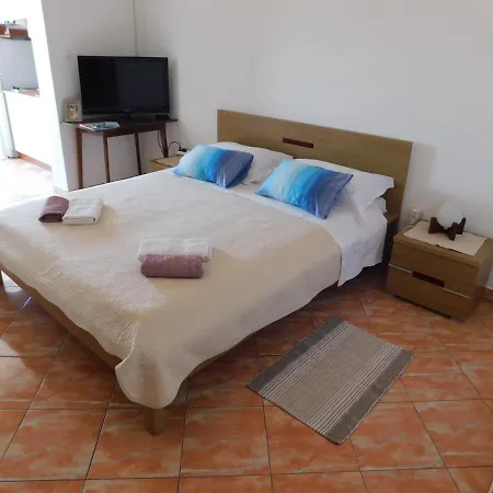 Grubelic: 2 Bedroom Apartment, Free Parking