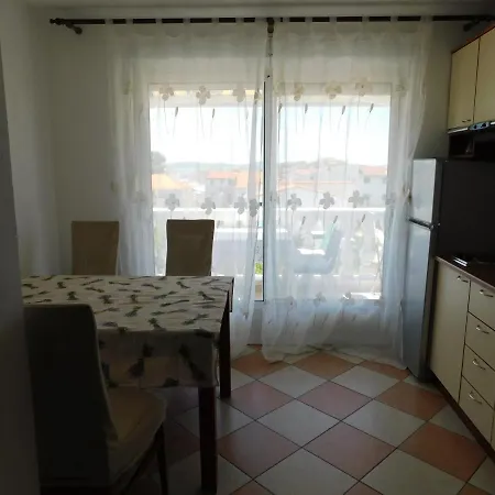 Grubelic: 2 Bedroom Apartment, Free Parking Tribalj