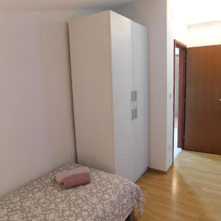 Grubelic: 2 Bedroom Apartment, Free Parking